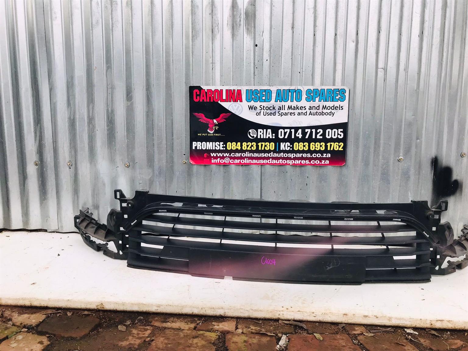 Renault Clio 4 lower bumper grill - Private Seller Renault Clio 4 lower bumper grill - Private Seller