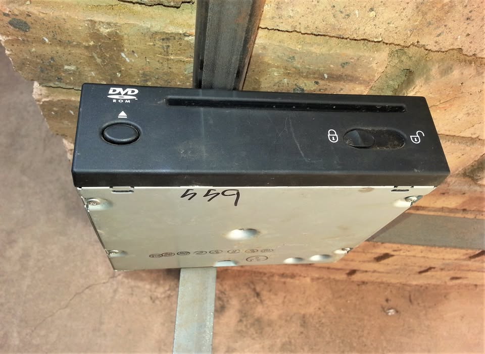 Land Rover Discovery 4 DVD Shuttle for sale - Private Seller