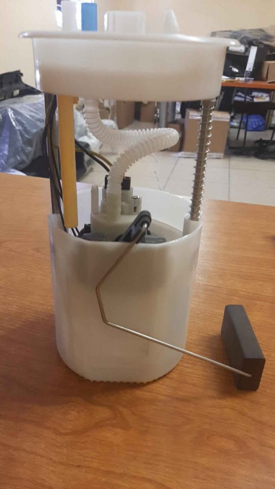 POLO VIVO FUEL PUMP. SECOND HAND. FOR VARIOUS OTHER CARS TOO