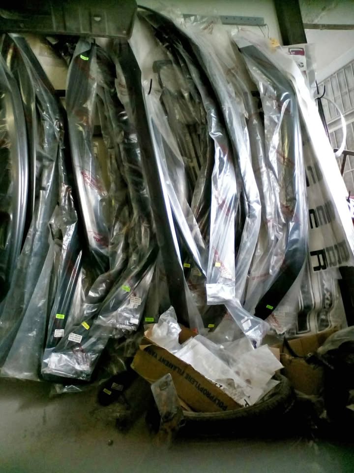 Windshields for ranger, bakie, Isuzu and other cars - Private Seller