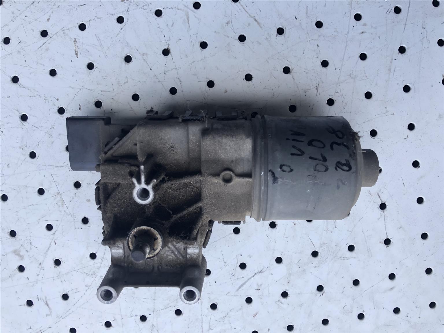 VW POLO WIPER MOTORS - Private Seller VW POLO WIPER MOTORS - Private Seller