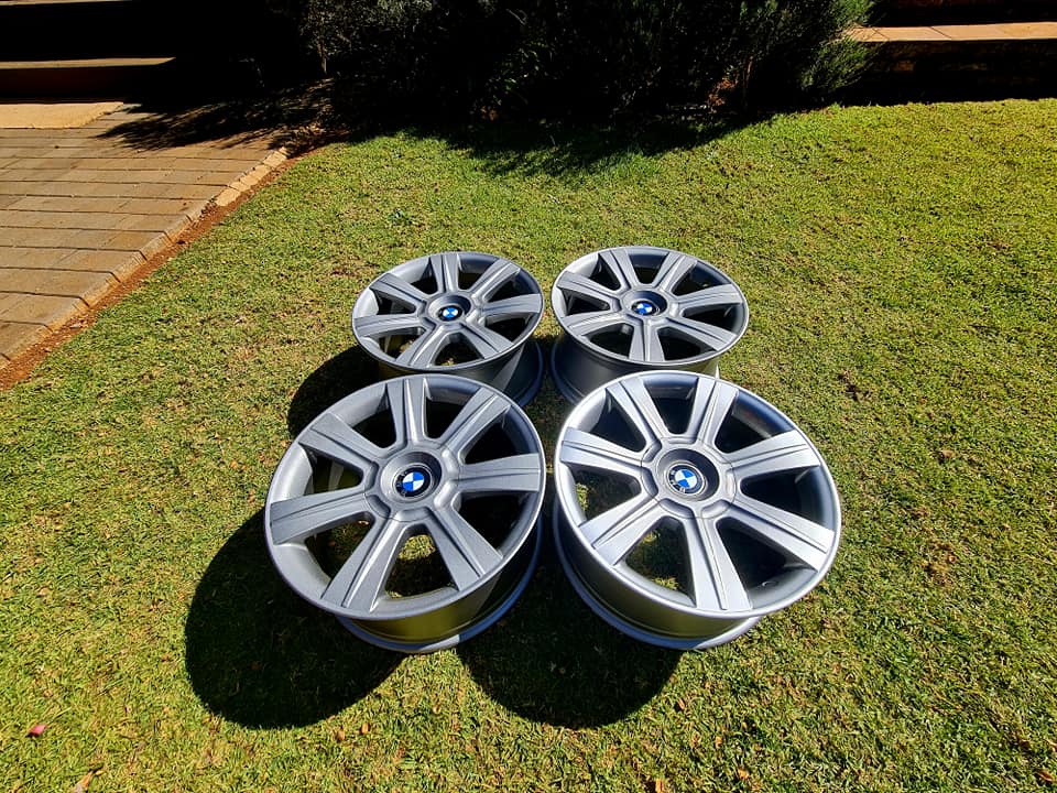 17" BMW RIMS LIKE NEW