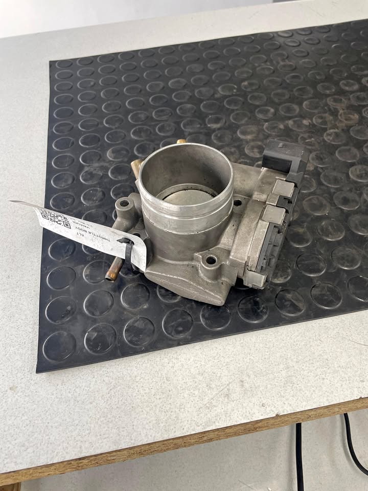 Audi A4 2.0 20V Throttle body for sale (ALT) - Private Seller Audi A4 2.0 20V Throttle body for sale (ALT) - Private Seller