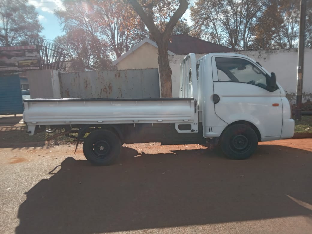 Used 2018 Hyundai H-100 Bakkie 2.5TCi deck (aircon) - Private Seller Used 2018 Hyundai H-100 Bakkie 2.5TCi deck (aircon) - Private Seller