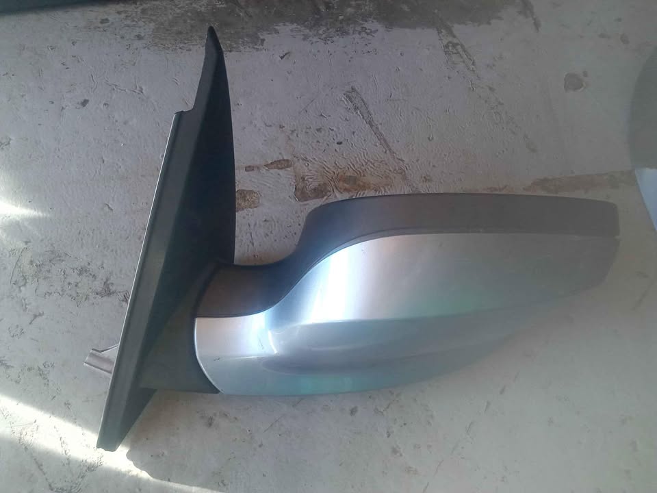 BMW X3 LEFT SIDE MIRROR - Private Seller BMW X3 LEFT SIDE MIRROR - Private Seller
