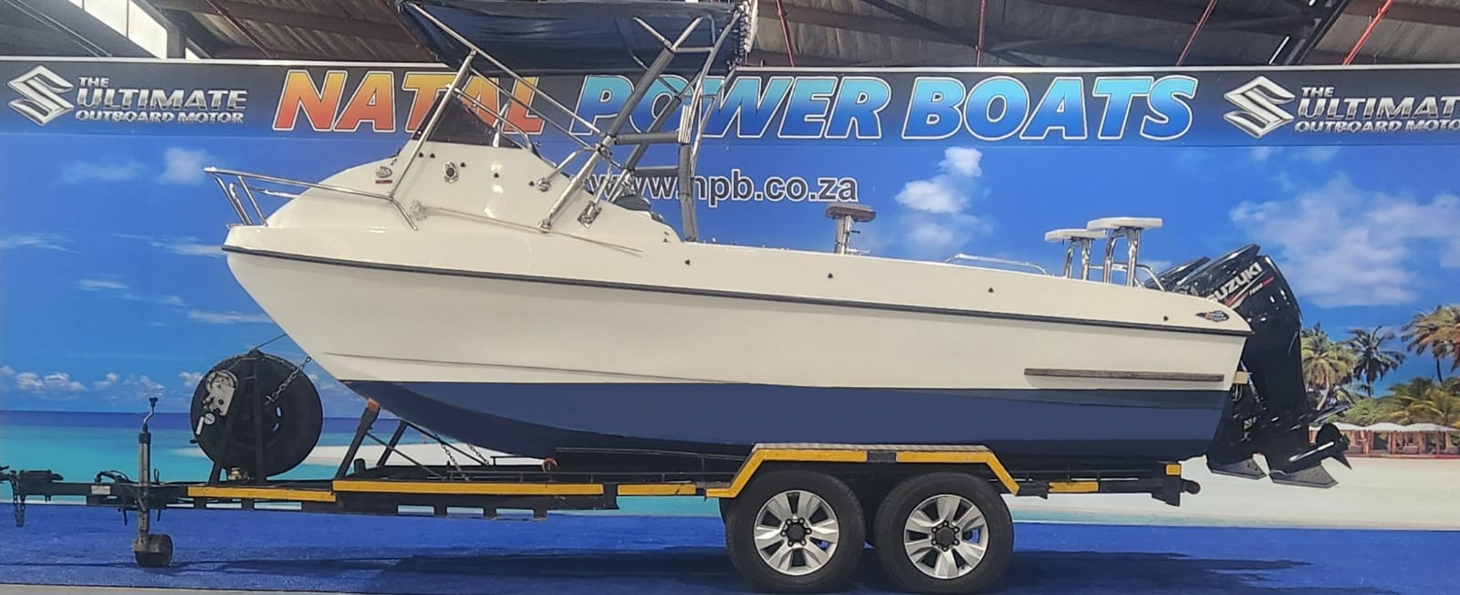 GAMEFISH 595 ON TRAILER 2 X 90 HP SUZUKI 4 STROKES 2012 MODELS 600 HOURS