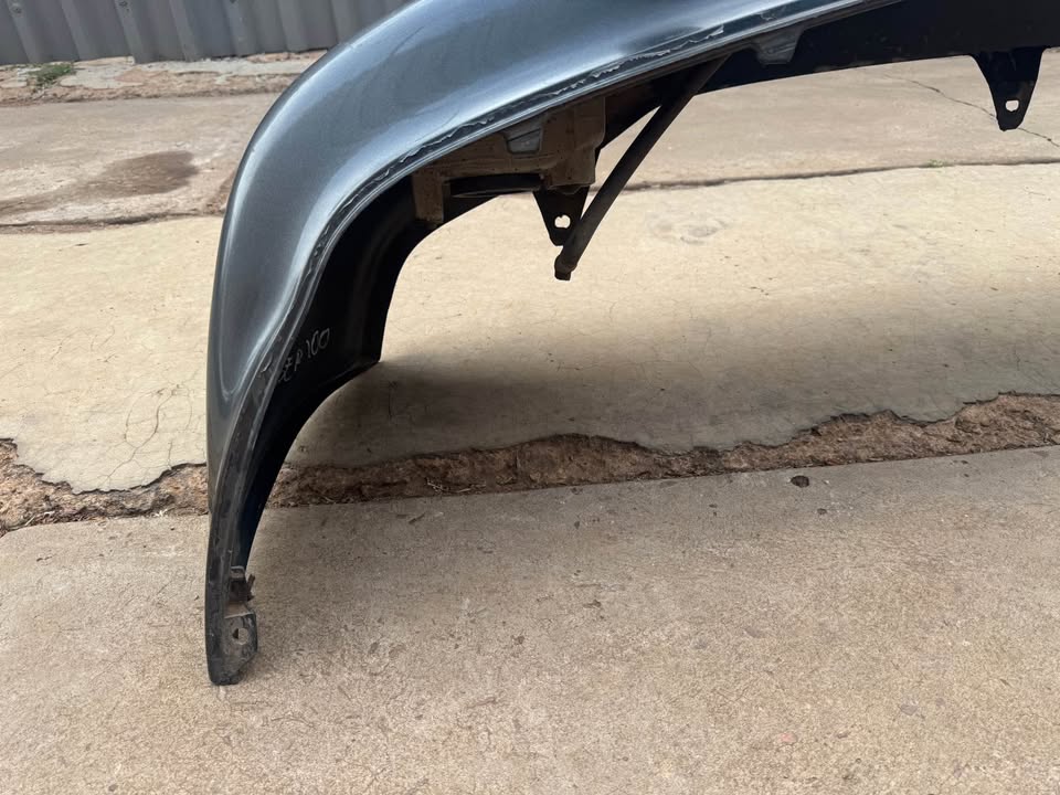 Toyota Land Cruiser 100 Front Bumper - Private Seller Toyota Land Cruiser 100 Front Bumper - Private Seller