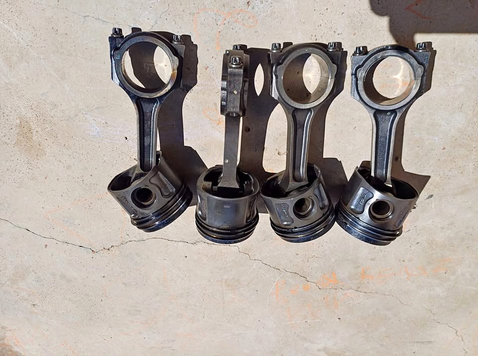 Ford ranger 2.2 piston - Private Seller Ford ranger 2.2 piston - Private Seller