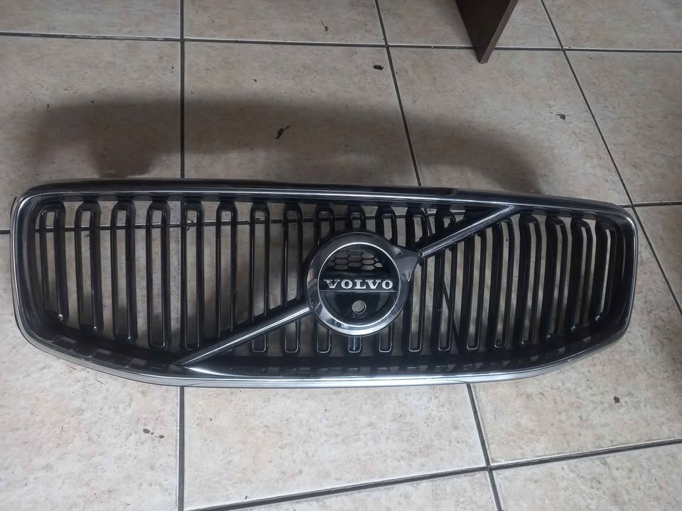 Volvo XC60 grill - Private Seller