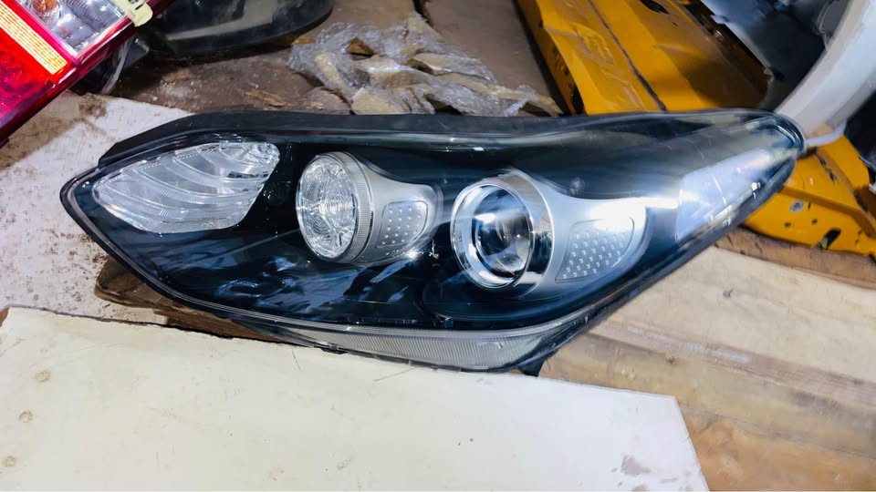 Kia Sportage headlight 2019 - Private Seller Kia Sportage headlight 2019 - Private Seller