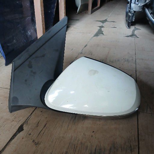 Hyundai i10 grand side mirror - Private Seller Hyundai i10 grand side mirror - Private Seller