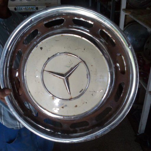 Mercedes, used wheel cap - Private Seller Mercedes, used wheel cap - Private Seller