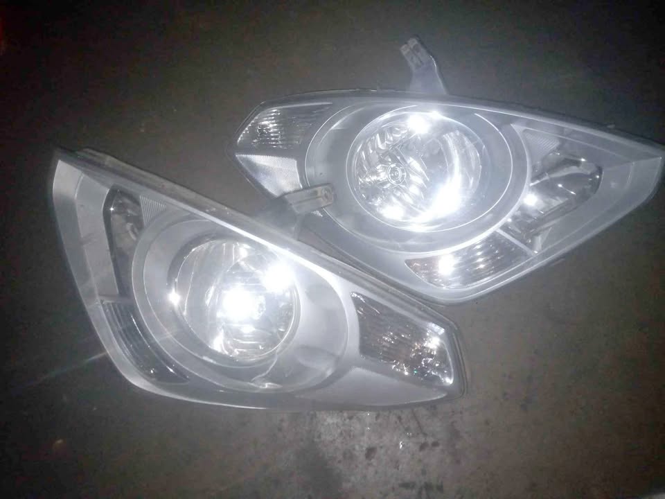 Hyundai H1 both headlights - Private Seller Hyundai H1 both headlights - Private Seller