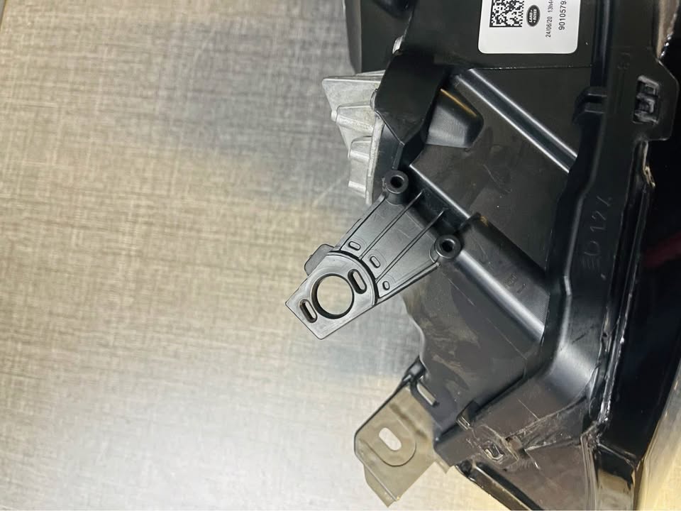 Land Rover Discovery 5 LED headlight - Private Seller Land Rover Discovery 5 LED headlight - Private Seller