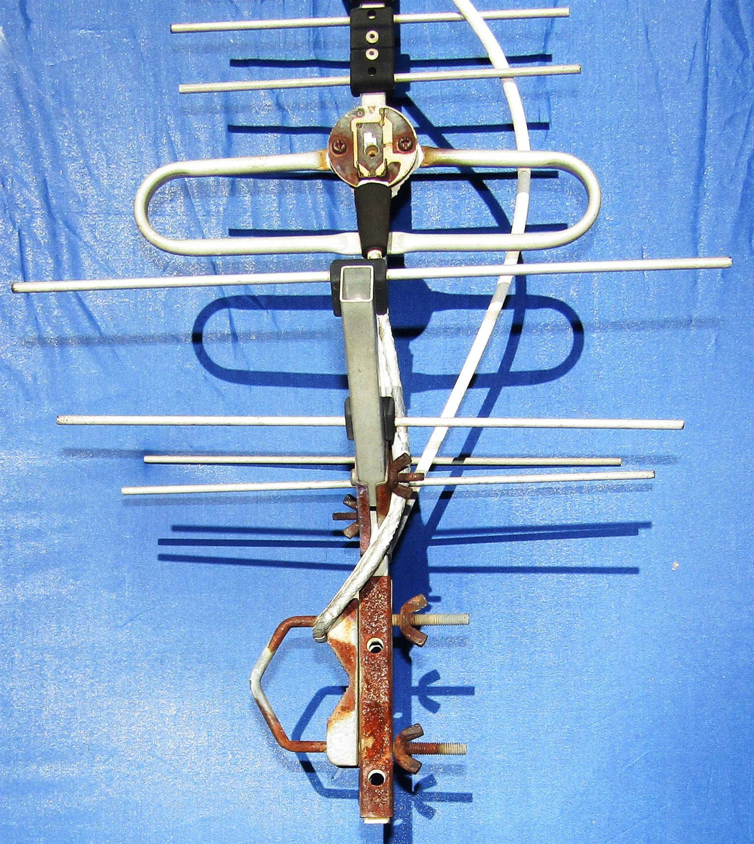 Rooftop Aerial / Antenna - l=146cm; w=27cm; h=29cm