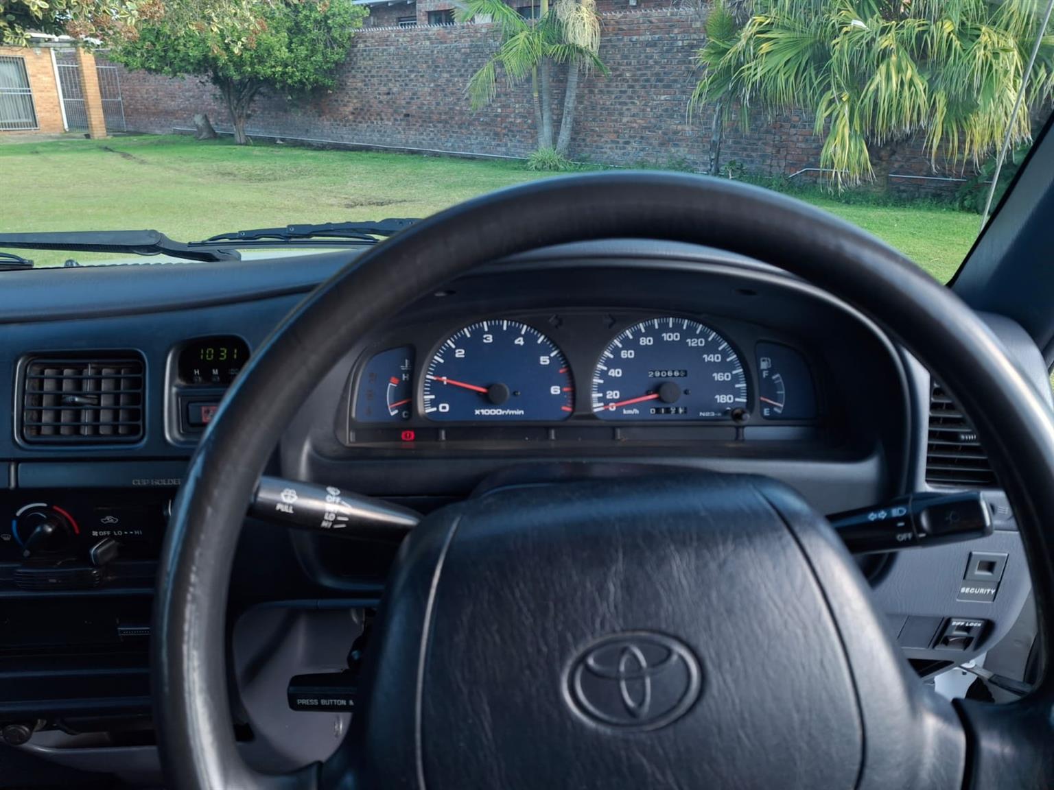 Toyota Hilux Raider 2700i