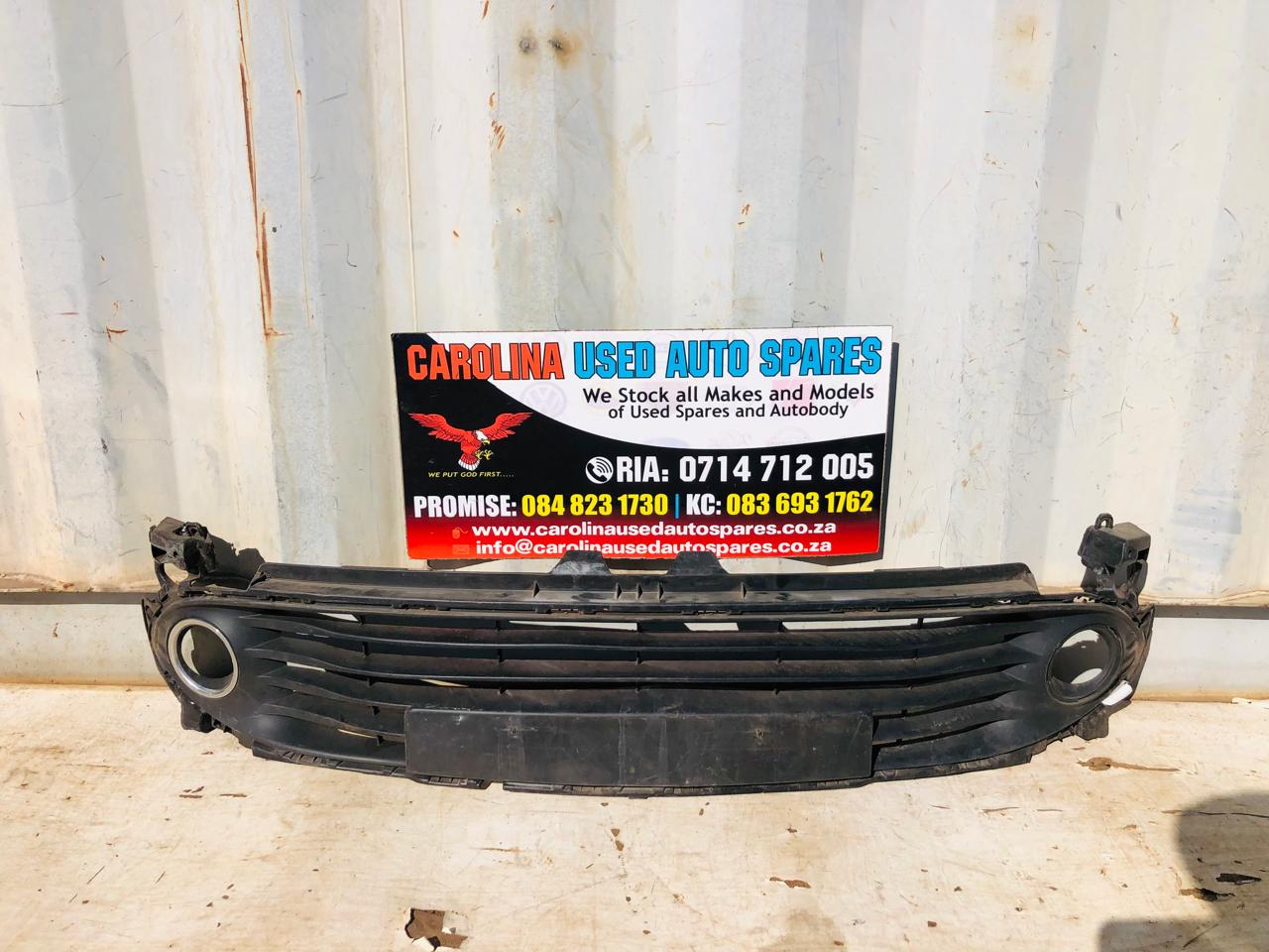 Renault Clio 4 lower bumper grill (2012-2019) - Private Seller Renault Clio 4 lower bumper grill (2012-2019) - Private Seller