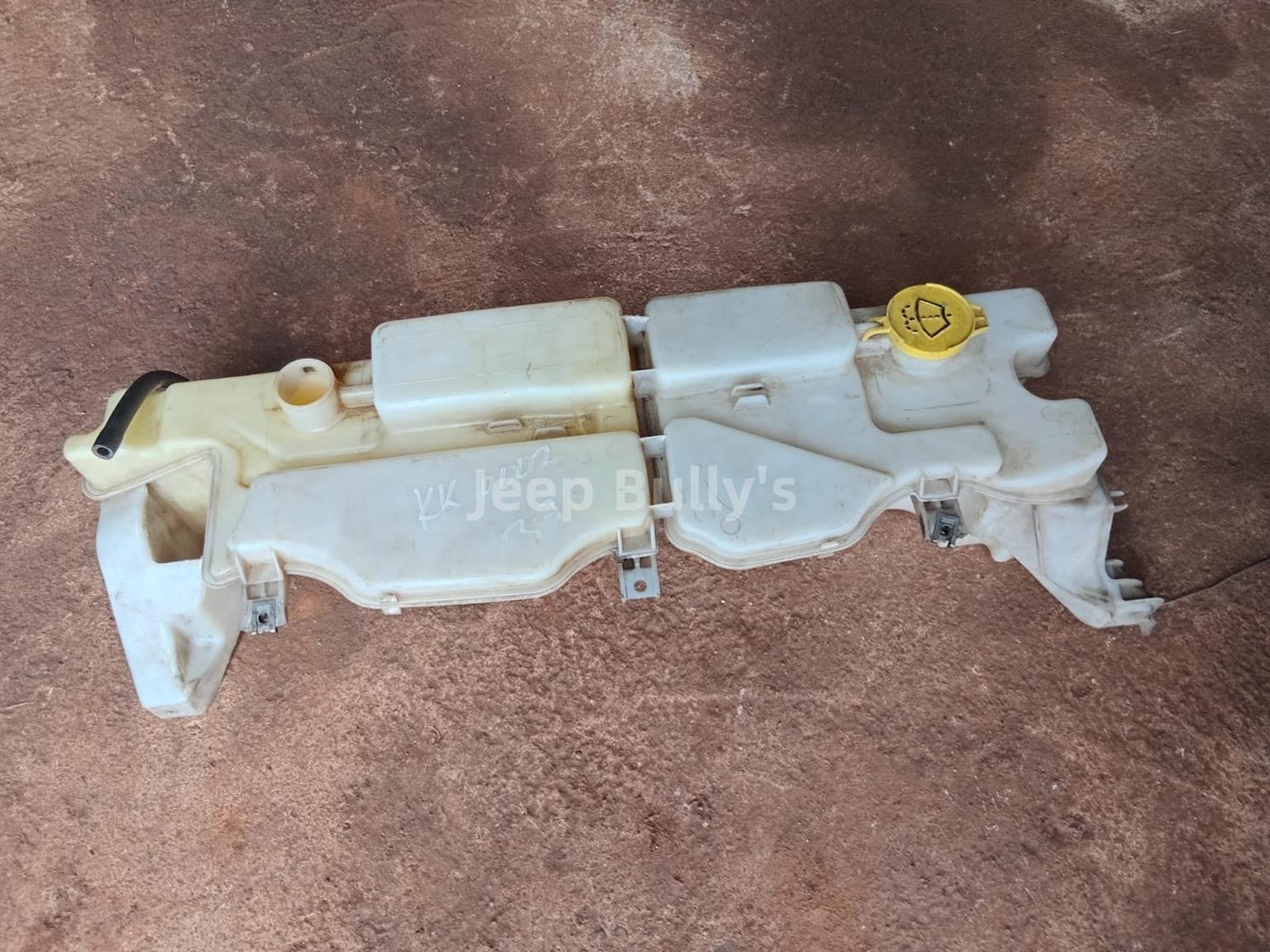 Stripped Jeep Cherokee KK Water Bottle - Private Seller Stripped Jeep Cherokee KK Water Bottle - Private Seller