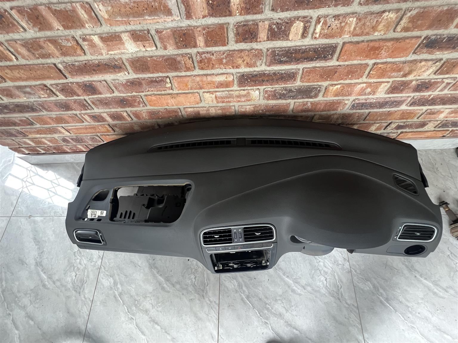 VW Polo Vivo Dashboard 2018-2025 - Private Seller VW Polo Vivo Dashboard 2018-2025 - Private Seller