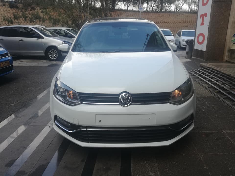 2016 Volkswagen polo 1.2tsi panoramic roof AVAILABLE