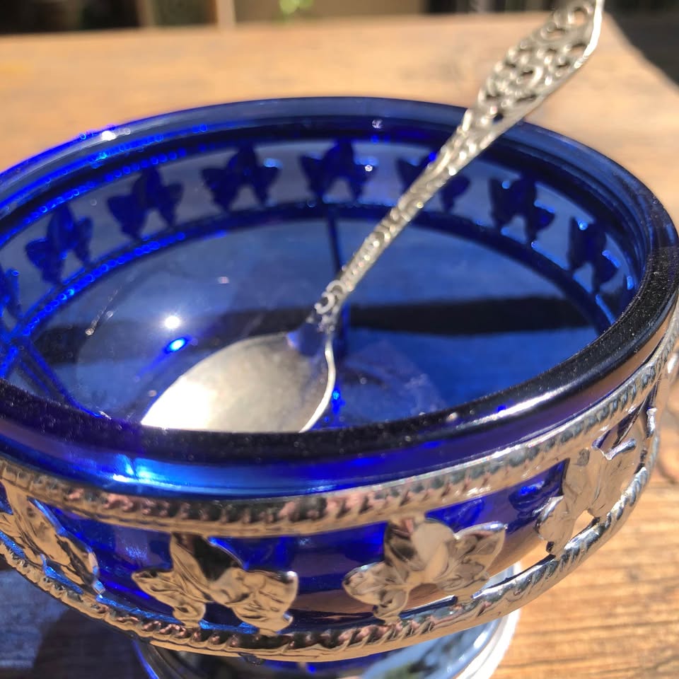 Vintage Cobalt Blue Sugar Bowl & Silver-Plated Holder – Art Deco Elegance