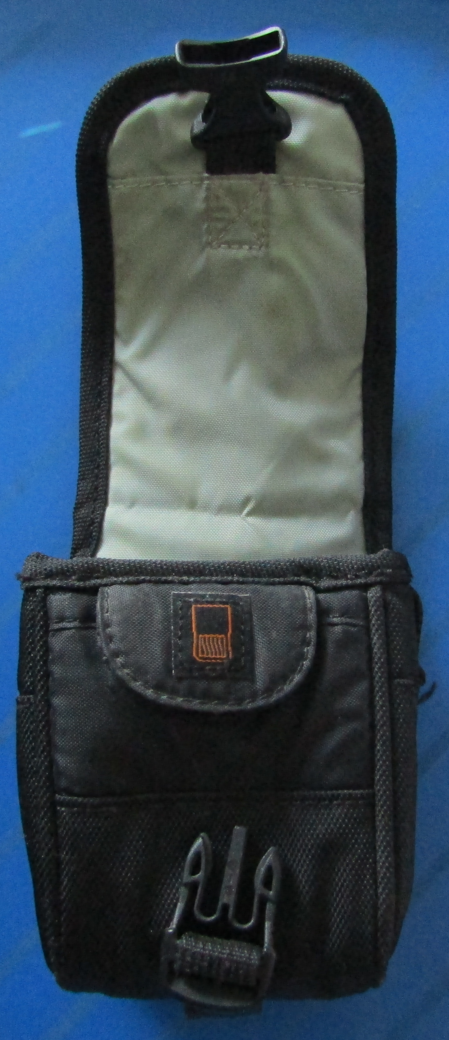 Lowepro Classified 30 - Point-and-Shoot Camera Bag