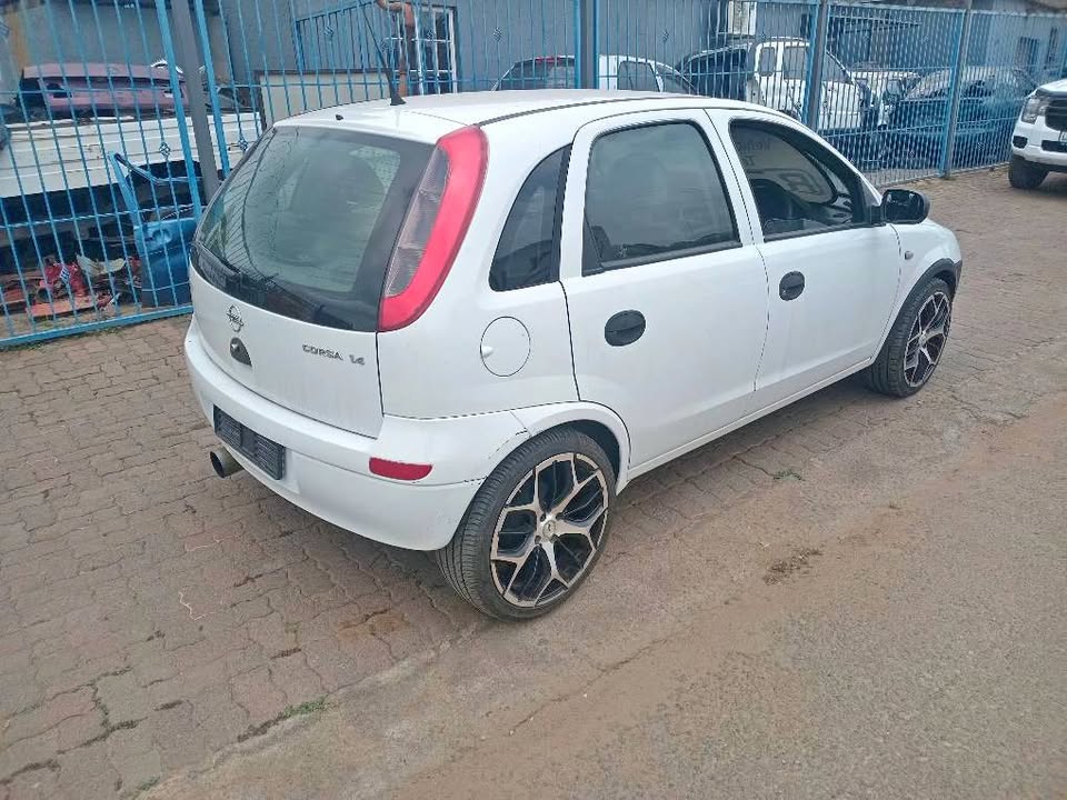 Opel corsa gamma got 1.6 engine paper up to date still in good condition - Private Seller Opel corsa gamma got 1.6 engine paper up to date still in good condition - Private Seller