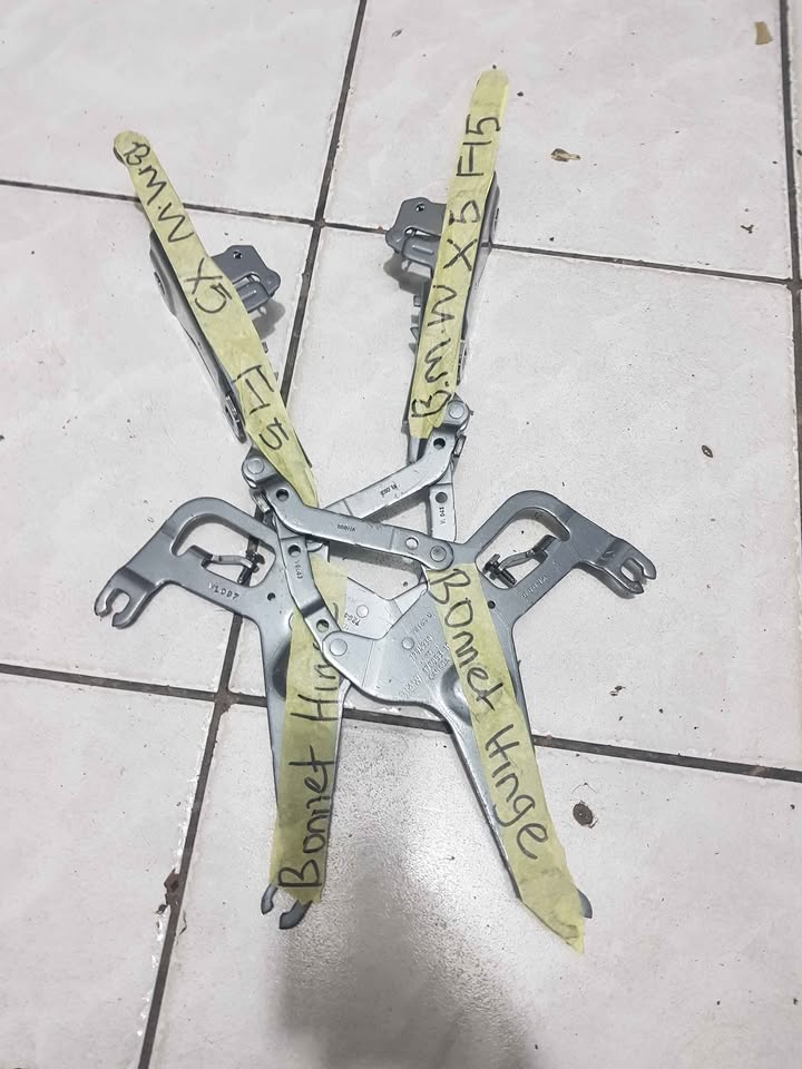 BMW X5 BONNET  HINGE - Private Seller