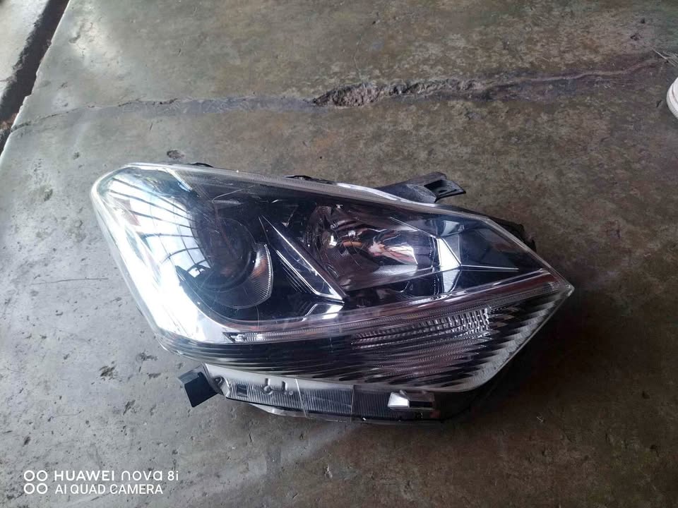 TOYOTA AGYA RIGHT SIDE HEADLIGHT - Private Seller