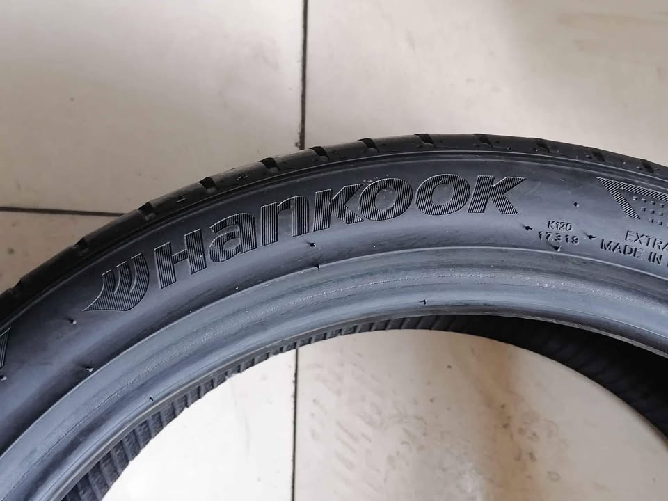 225 40 18 Hankook Venture V12 evo2 - Private Seller