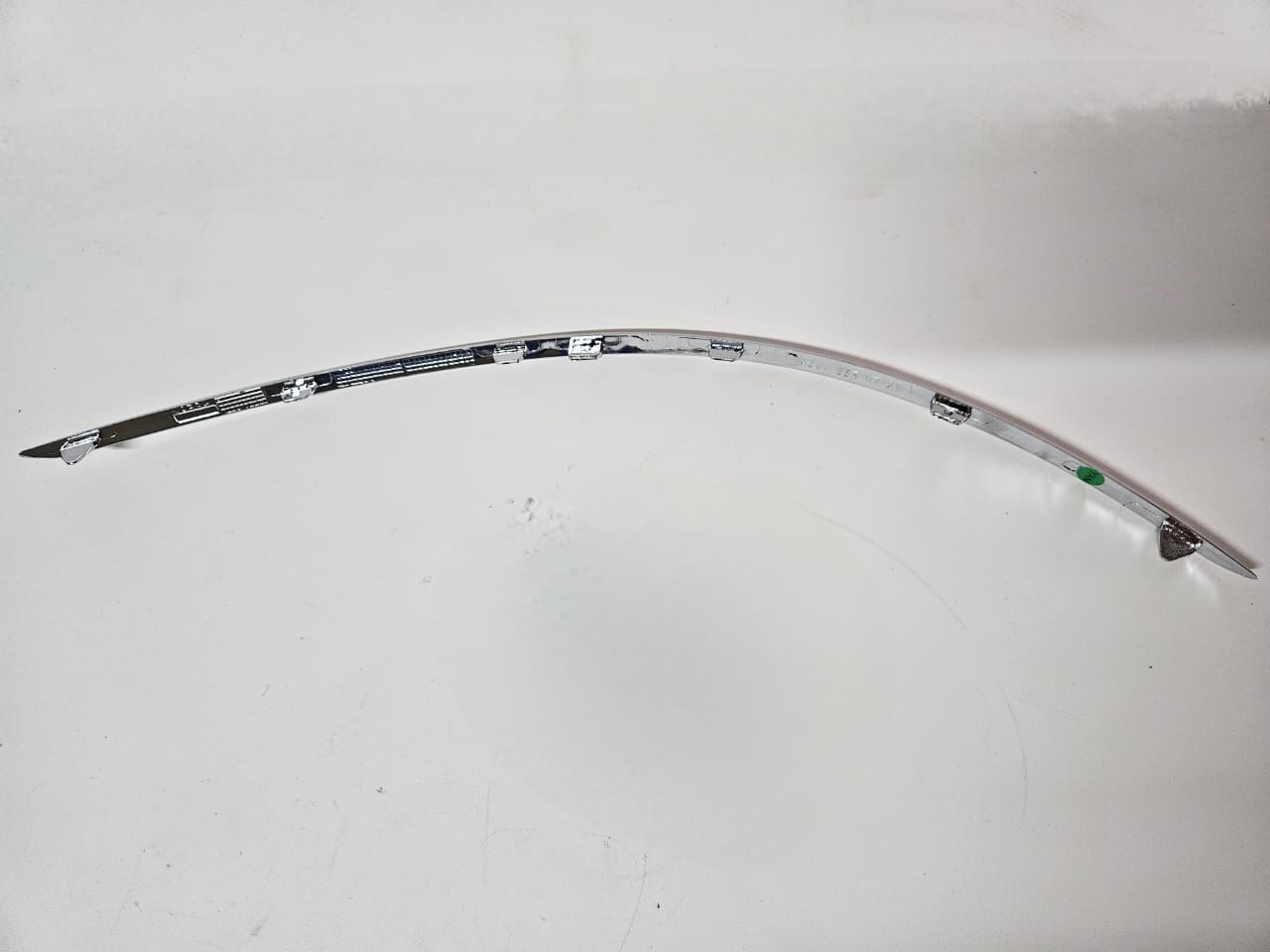 NEW MERCEDES W204 CHROME FRONT BUMPER BEADING - Private Seller NEW MERCEDES W204 CHROME FRONT BUMPER BEADING - Private Seller
