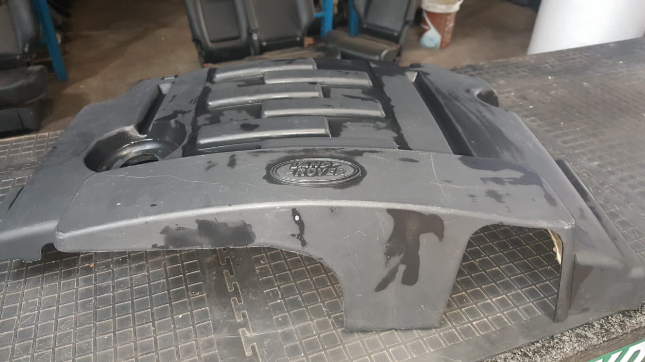 LAND ROVER DISCOVERY 4 3.0L TDV6 ENGINE COVER