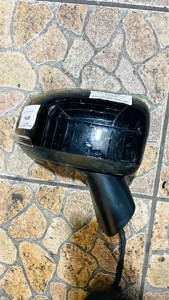Volvo XC60 Side Mirror - Private Seller Volvo XC60 Side Mirror - Private Seller