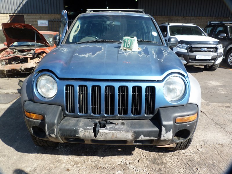 Jeep Cherokee 2.4 Sport 4X4 Manual Blue - 2003 STRIPPING FOR SPARES - Private Seller Jeep Cherokee 2.4 Sport 4X4 Manual Blue - 2003 STRIPPING FOR SPARES - Private Seller