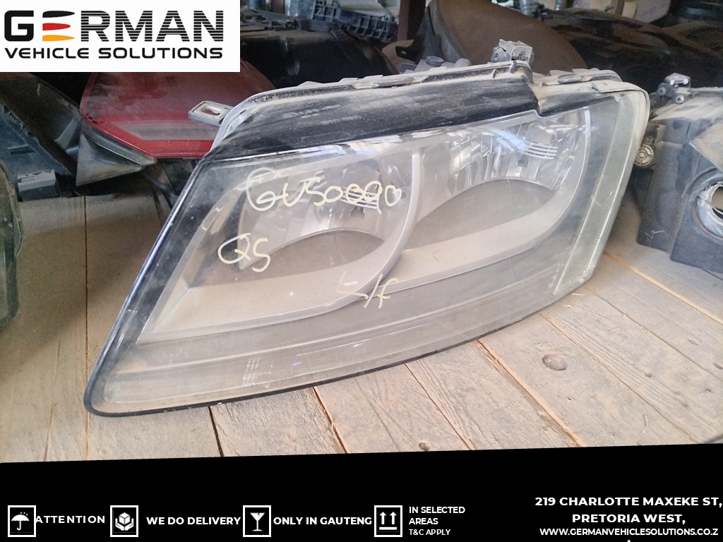 Audi Q5 headlight second-hand replacement part available now - Private Seller