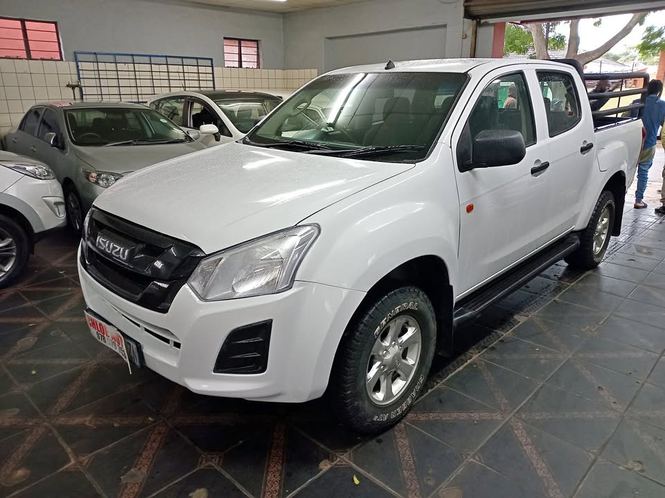 2017 Isuzu KB 250 D-Teq  White, Manual, Diesel 120000km