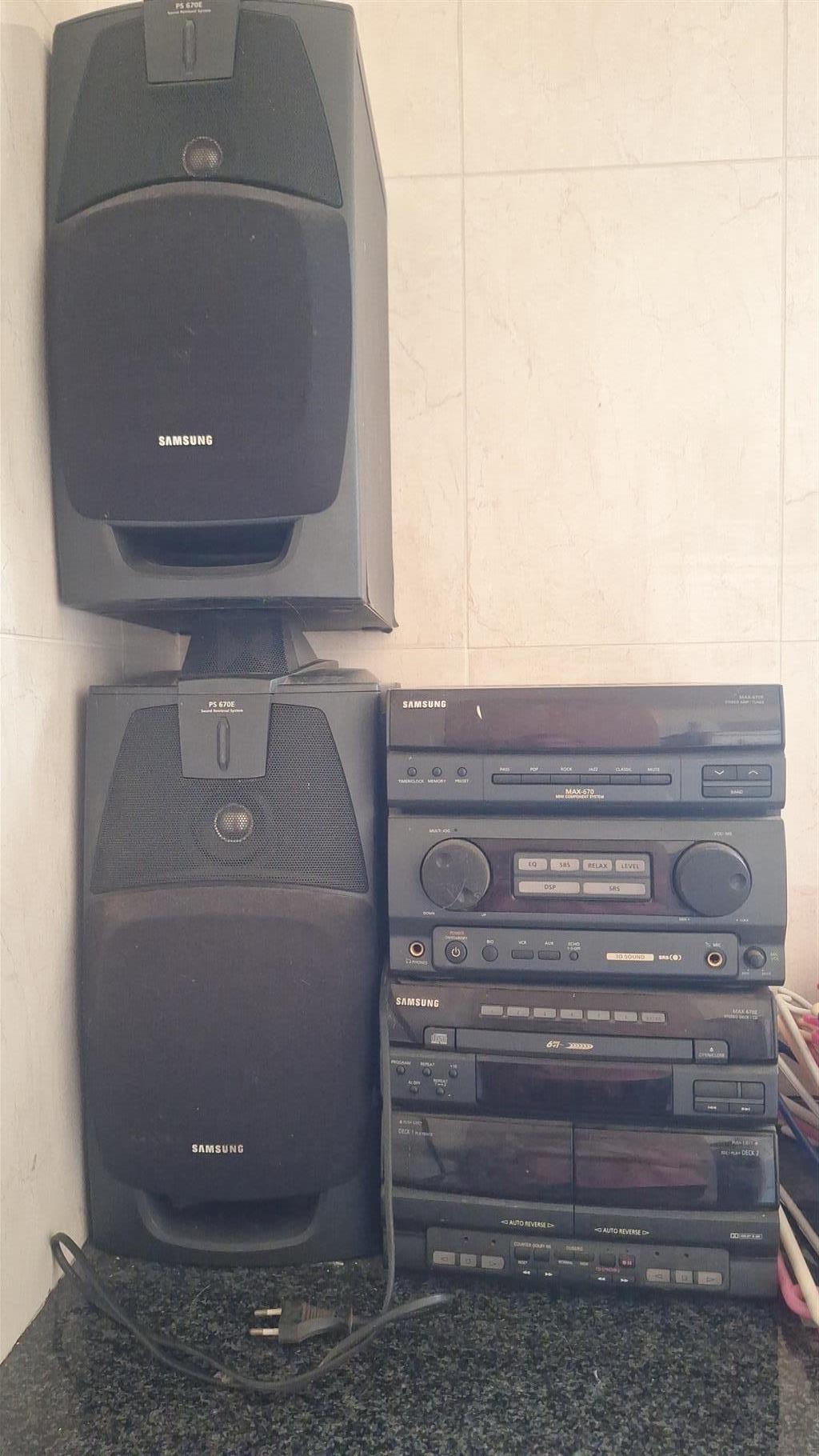 Samsung Radio and Speaker's Samsung Radio and Speaker's