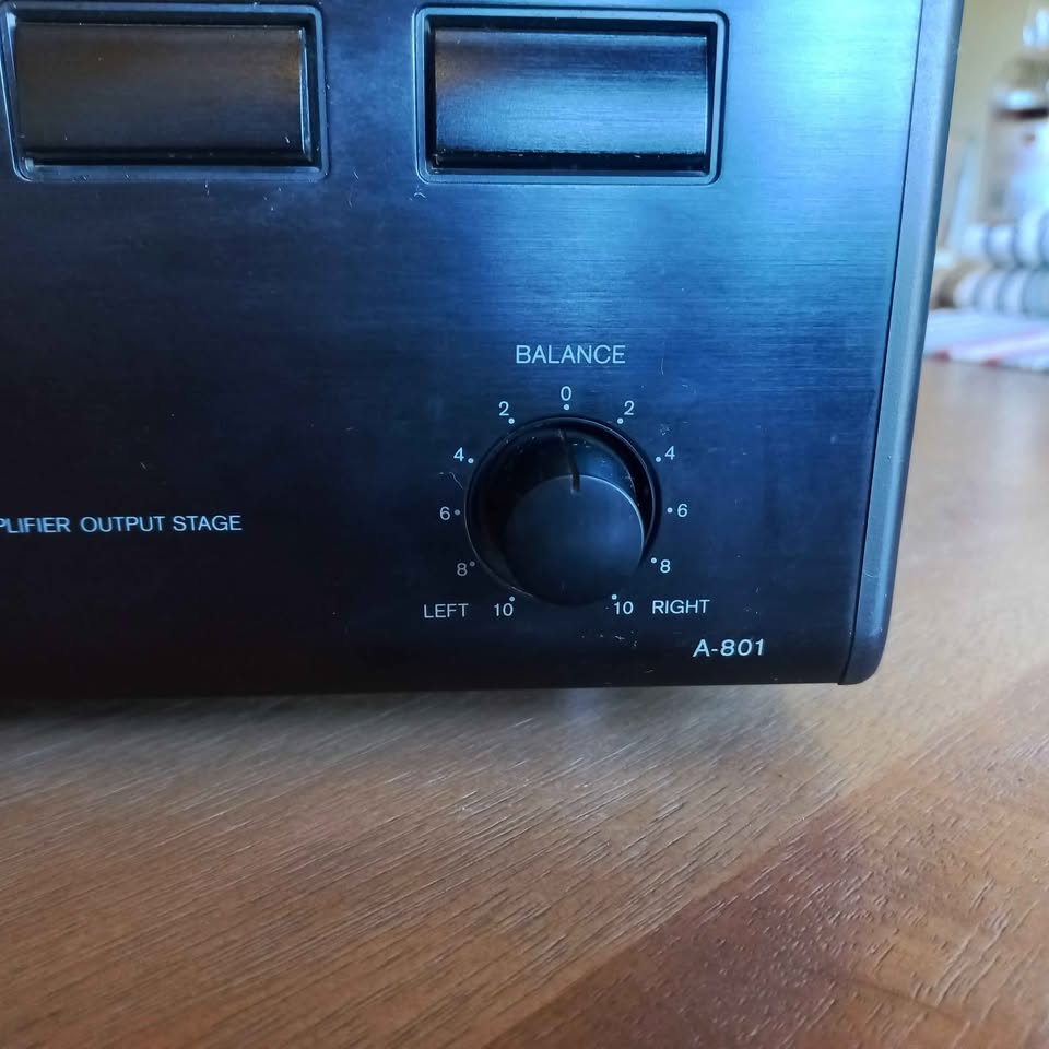 Onkyo A-801 amplifier