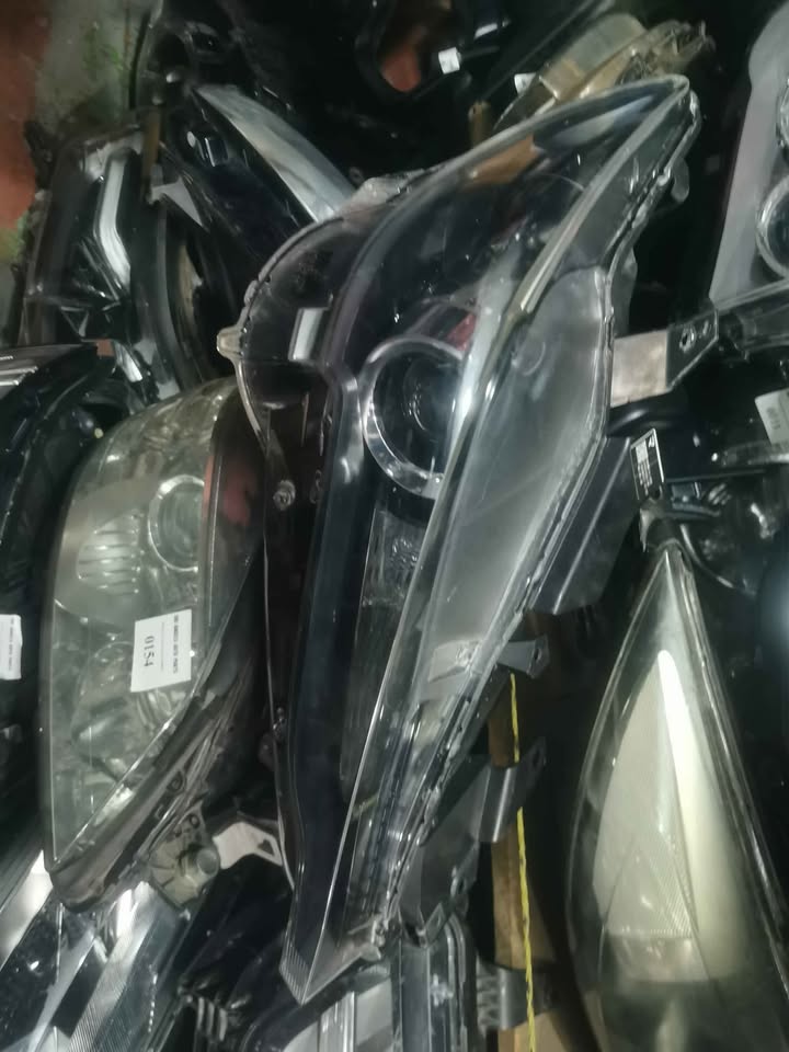 Mazda cx5 right headlight - Private Seller Mazda cx5 right headlight - Private Seller