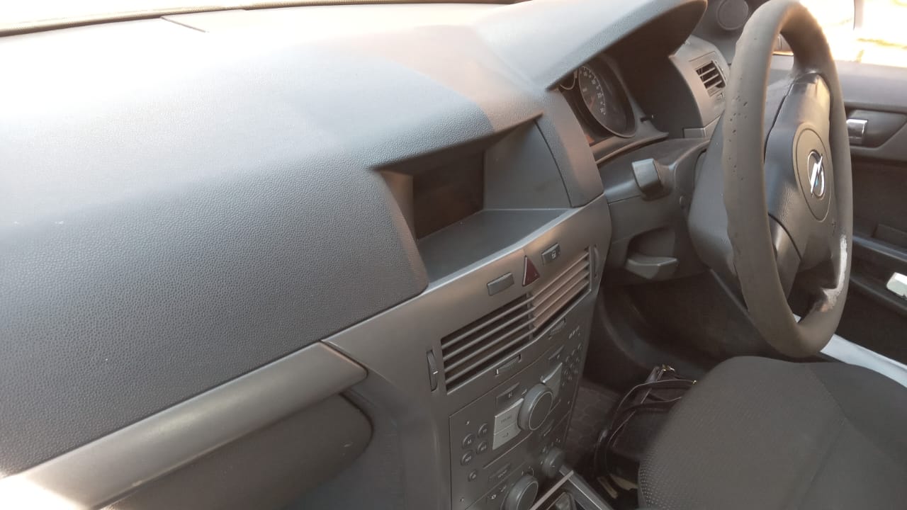 Opel astra 1.6. It is a 2009