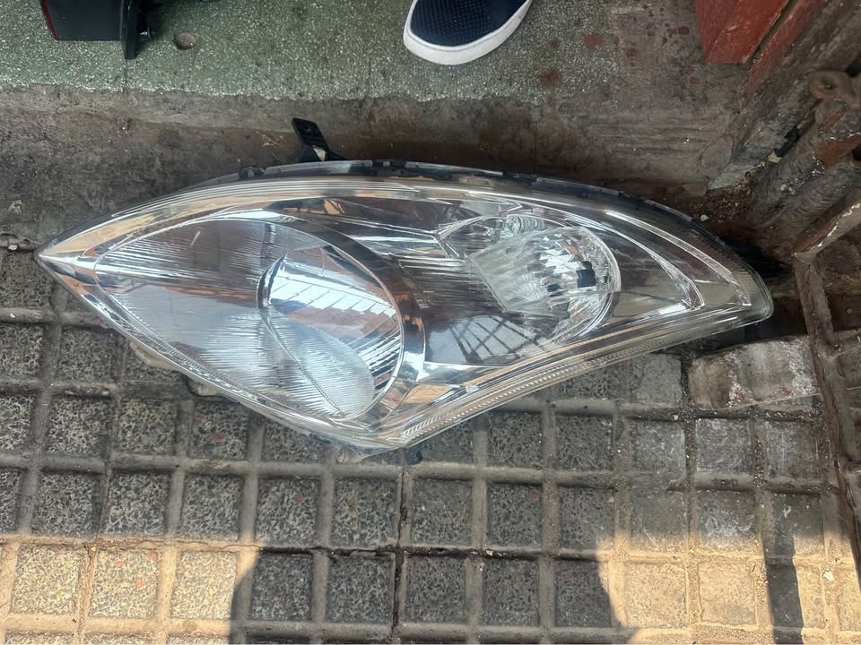 2011-2018 Suzuki swift left side headlight - Private Seller 2011-2018 Suzuki swift left side headlight - Private Seller