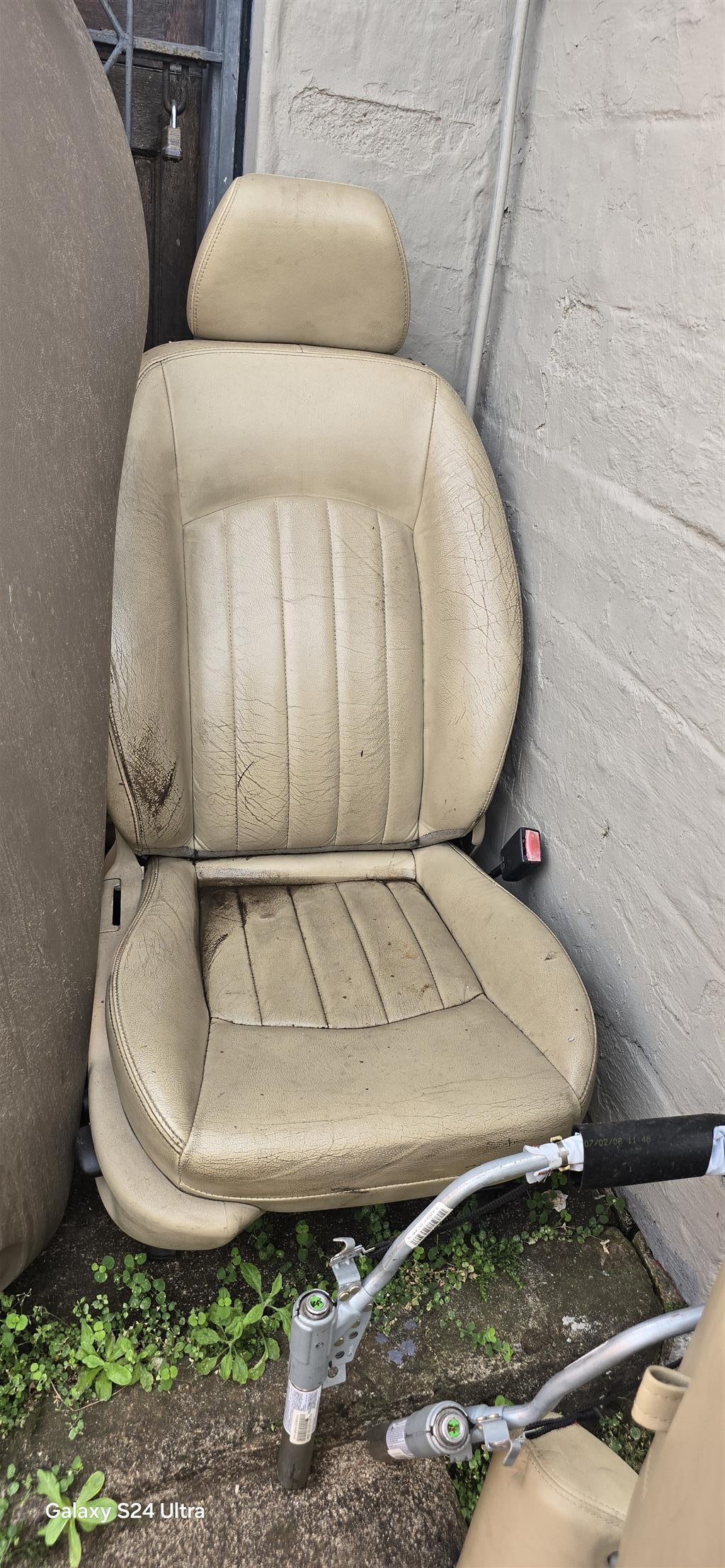 Jaguar Xtype X400 2.1Petrol Genuine leather electric Front left and Front right - Private Seller