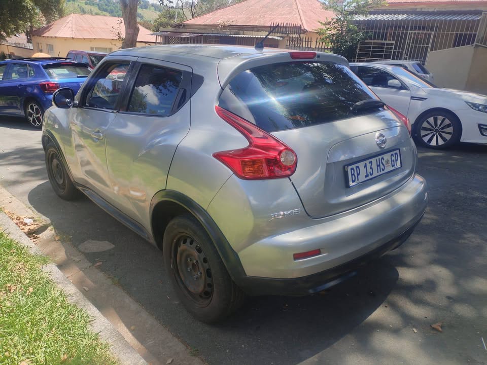 2011 Nissan Juke 1.6 Petrol, Manual, Silver Color, Mileage 88000kms Spare Key. Call /