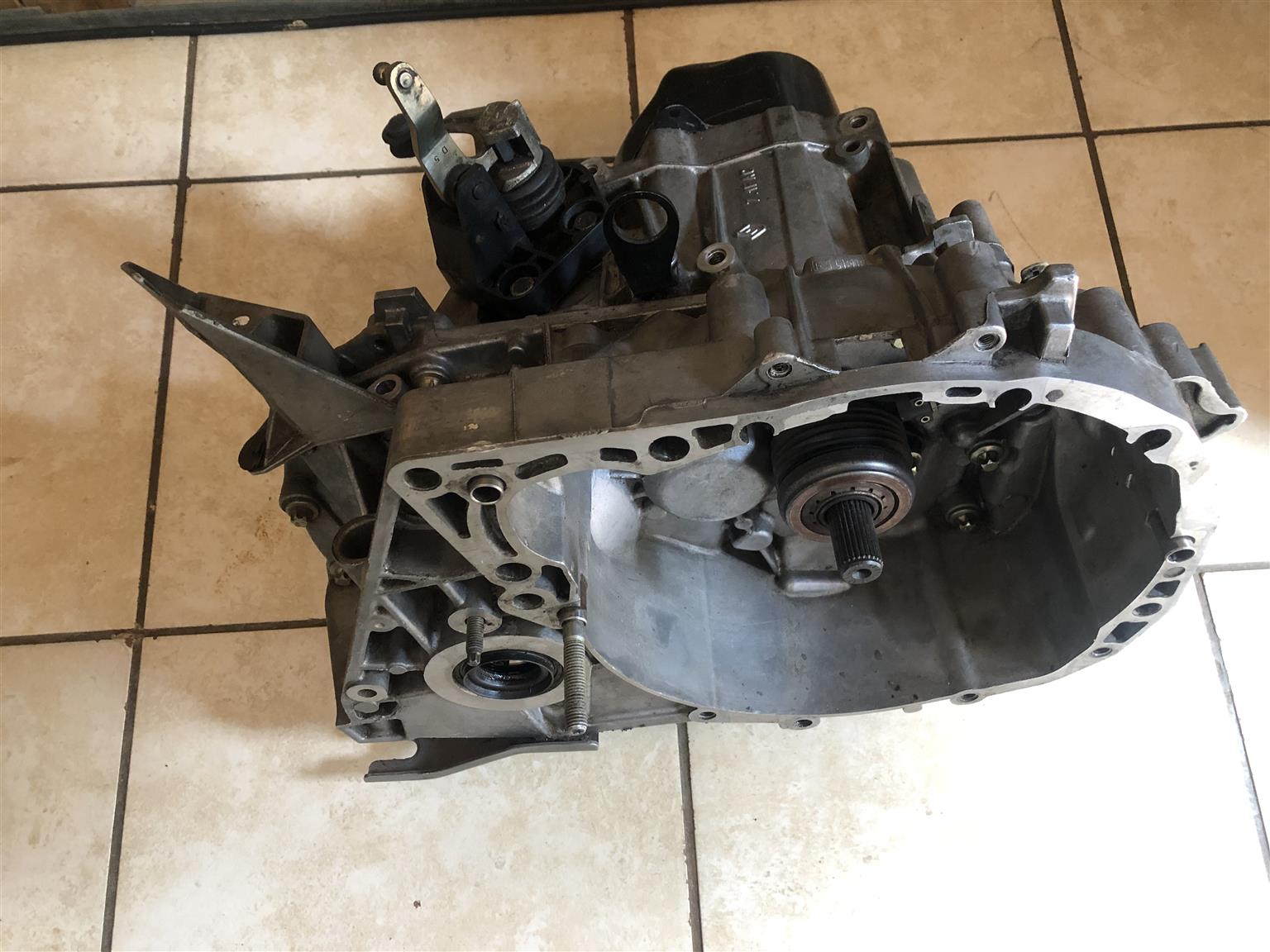 Gearbox, Renault Scenic II 1.6 K4M - Private Seller Gearbox, Renault Scenic II 1.6 K4M - Private Seller
