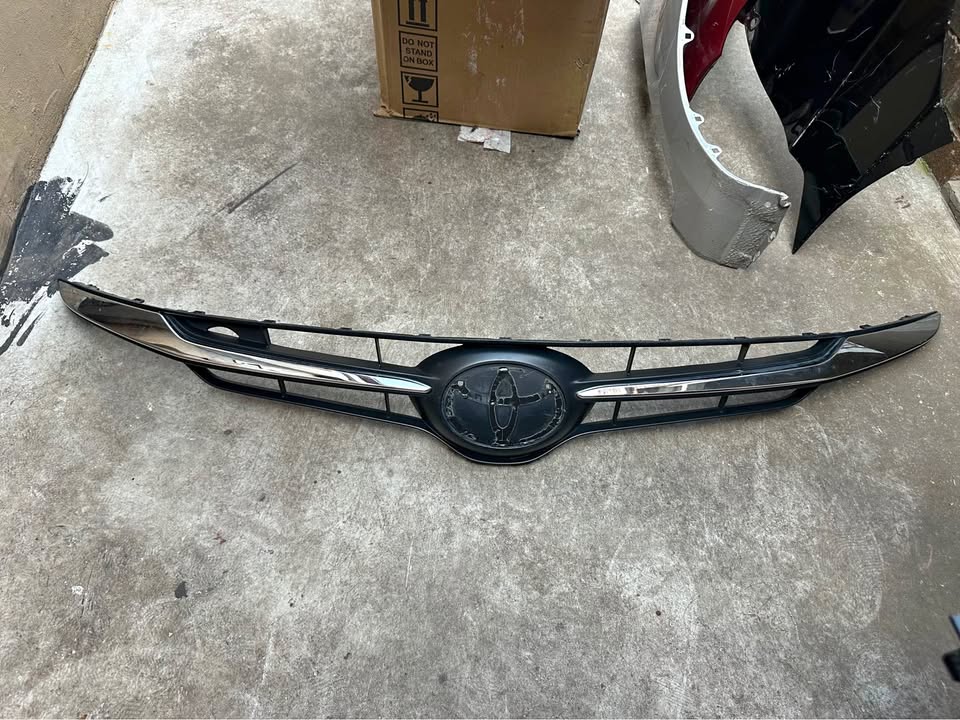 Toyota starlet main grille - Private Seller Toyota starlet main grille - Private Seller