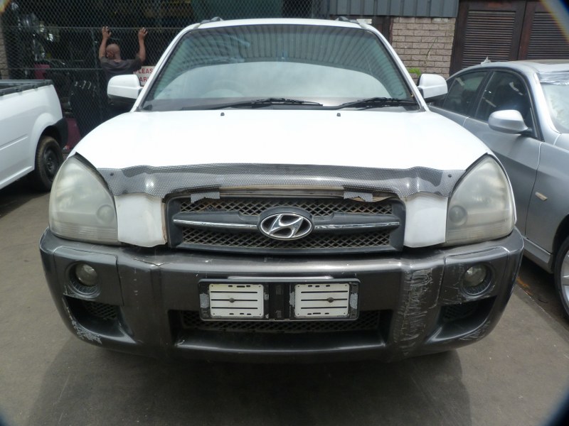 Hyundai Tucson 2.7 V6 AT White - 2005 STRIPPING FOR SPARES - Private Seller Hyundai Tucson 2.7 V6 AT White - 2005 STRIPPING FOR SPARES - Private Seller