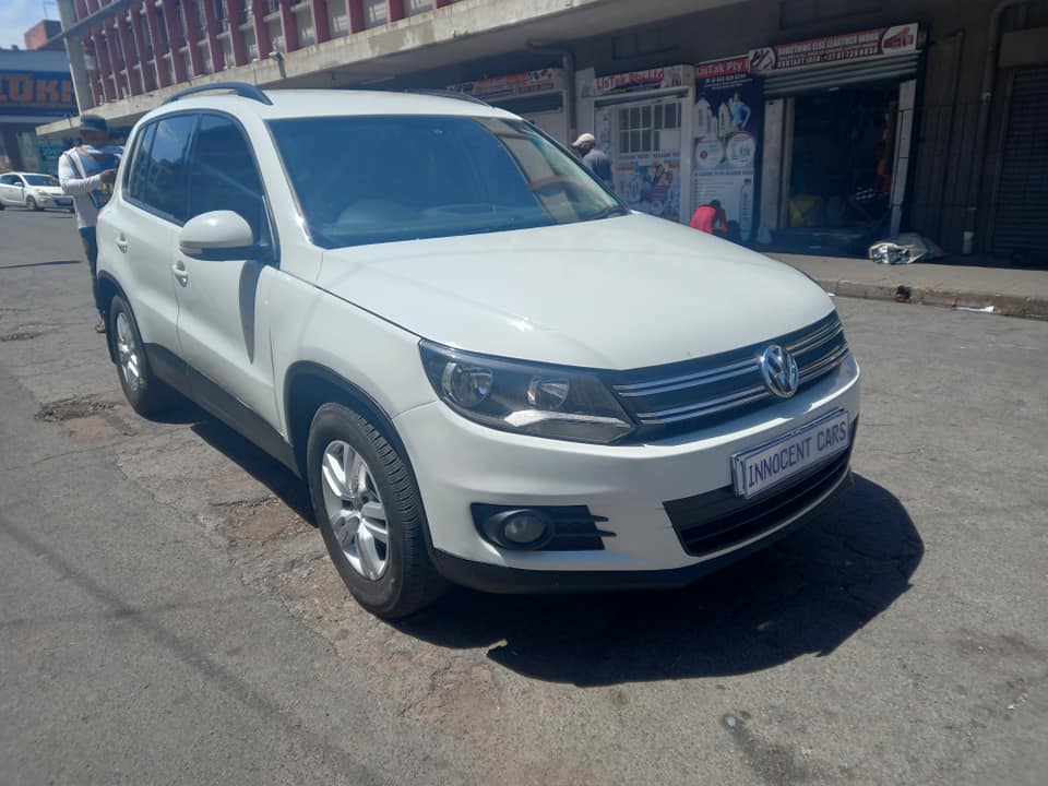 2015 VW TIGUAN 2.0 PETROL, AUTOMATIC TRANSMISSION, WHITE COLOUR