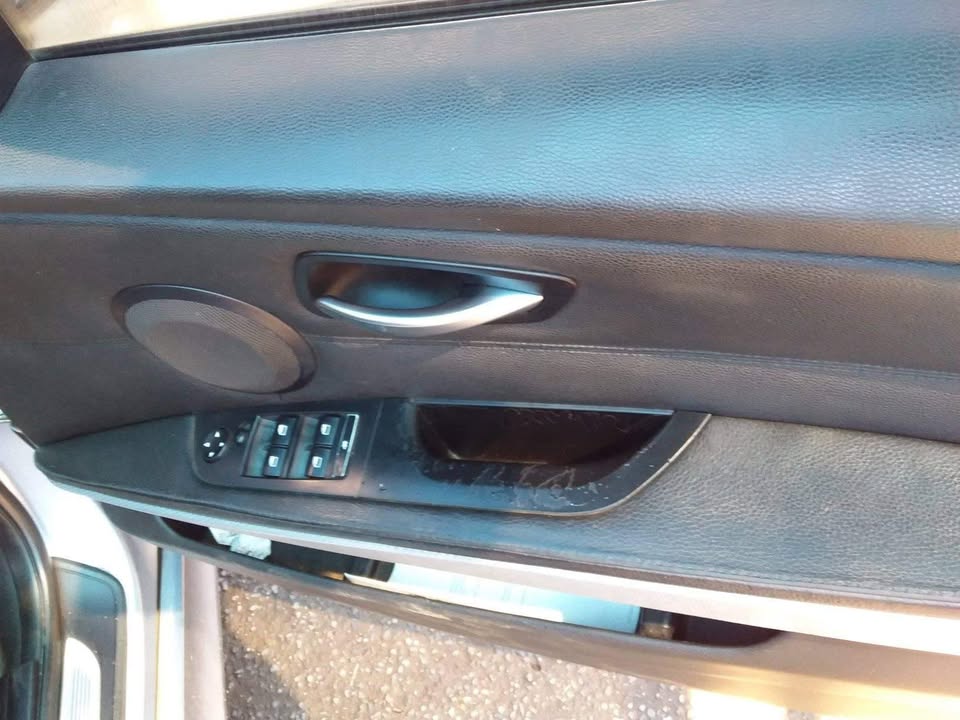 2010 BMW E90 320i manual petrol 2010
