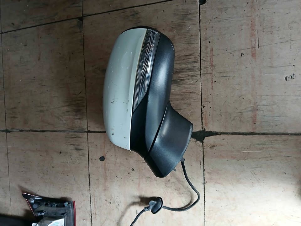 Ford Fiesta side mirror - Private Seller Ford Fiesta side mirror - Private Seller