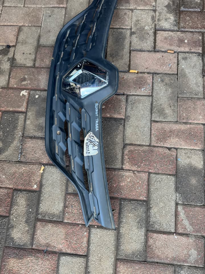Renault Triber Main Front Bumper Grill - Private Seller